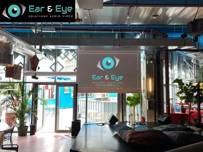 Intégration d'un vidéoprojecteur et écran de projection pour un restaurant à Lyon, Lyon, Ear and Eye